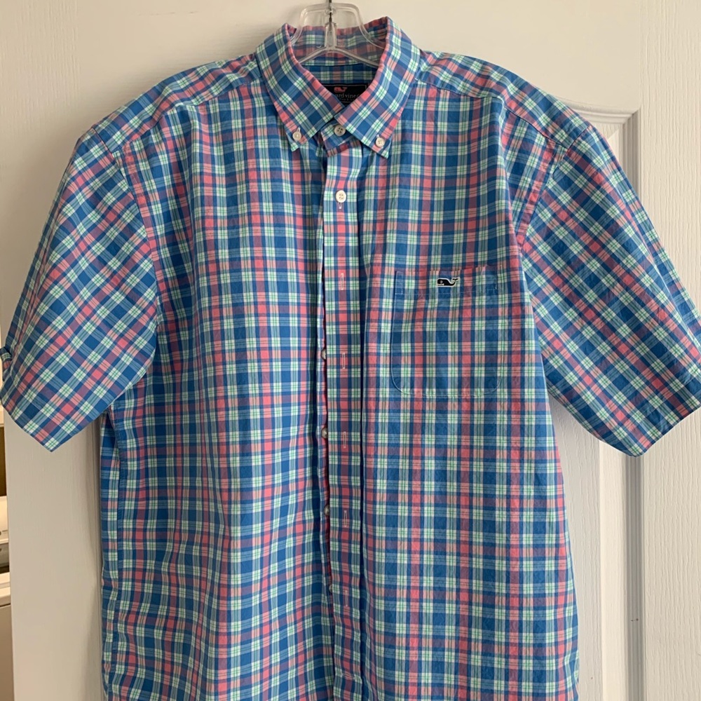 Men’s S/S Vineyard Vines button down shirt